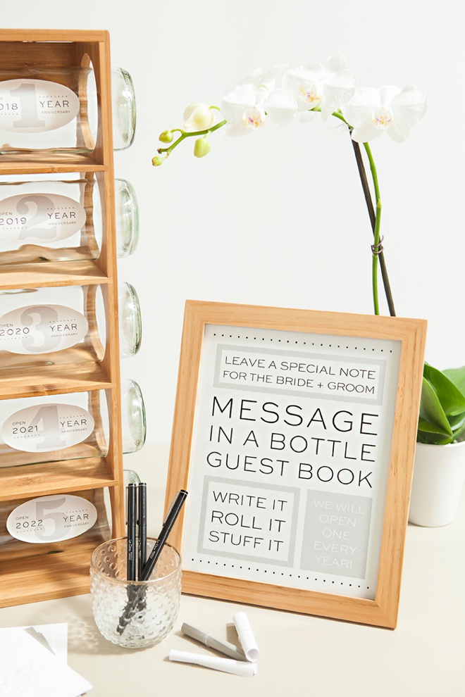Awesome idea for a DIY message in a bottle, wedding guest book with FREE printables!