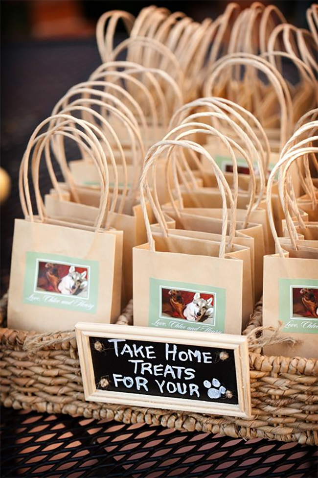 Doggie Bag wedding favors, ruff!