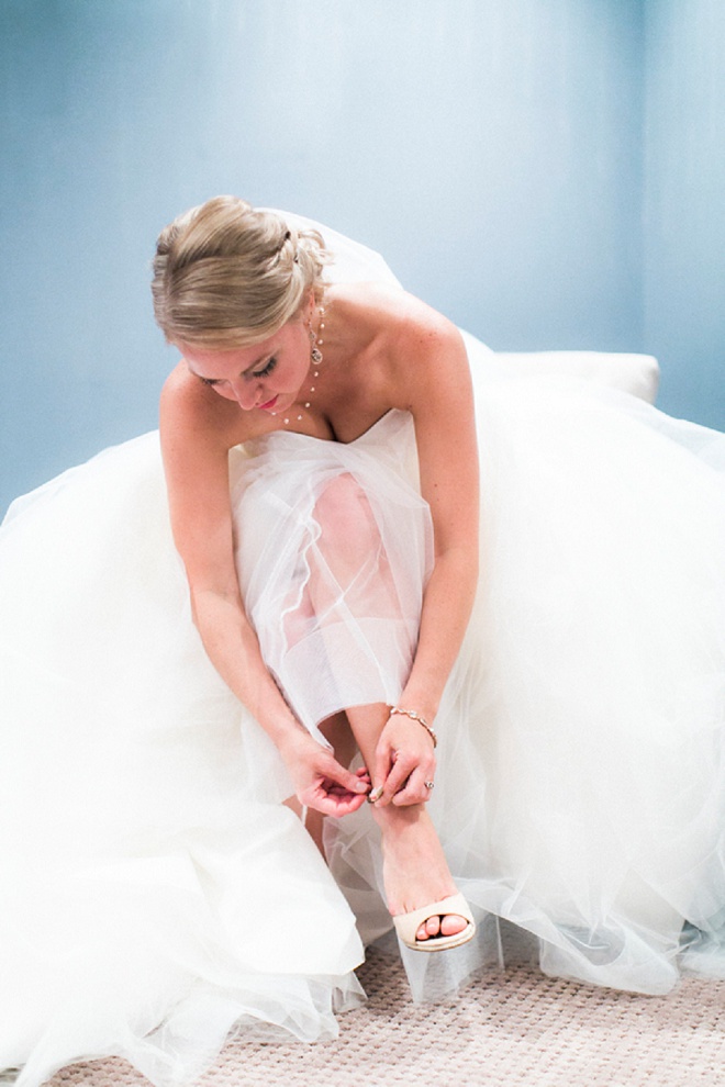 How darling is this gorgeous bride!