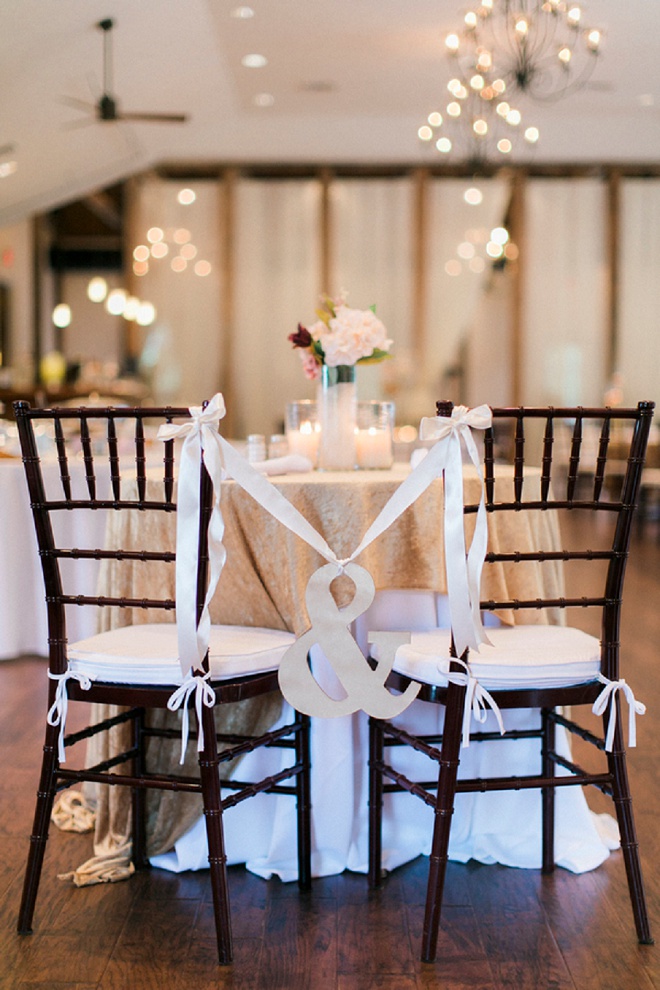 We love this darling details of this classic style DIY wedding!