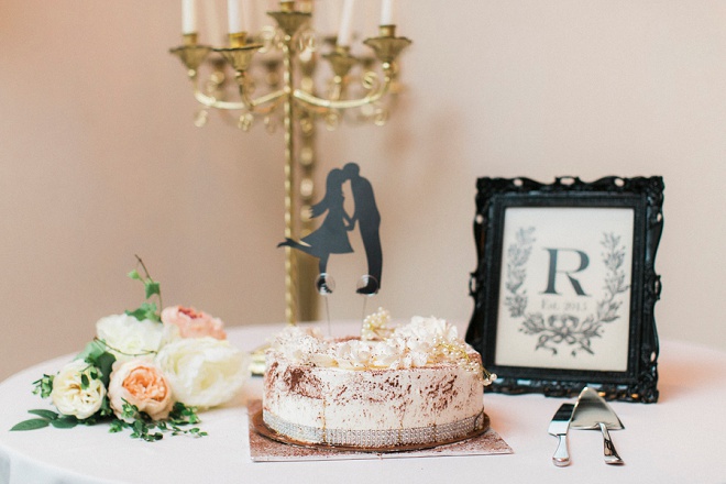 We love this darling details of this classic style DIY wedding!