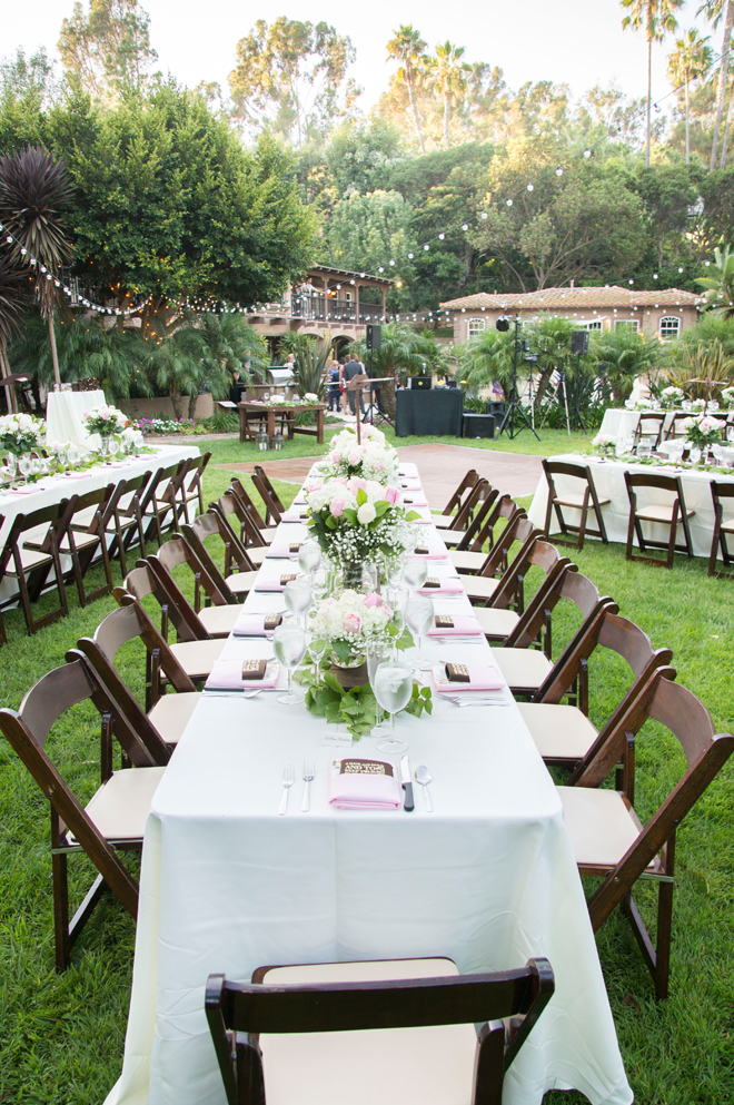 How gorgeous is this wedding reception?! Swoon!