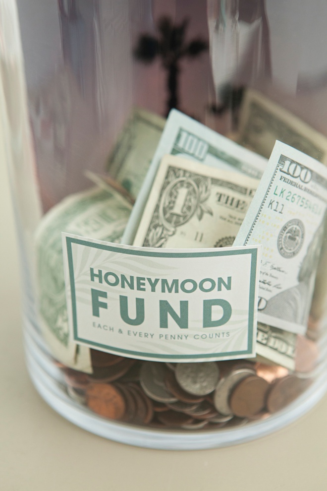 This Honeyfund Photo Jar is easy to make and has free printables!