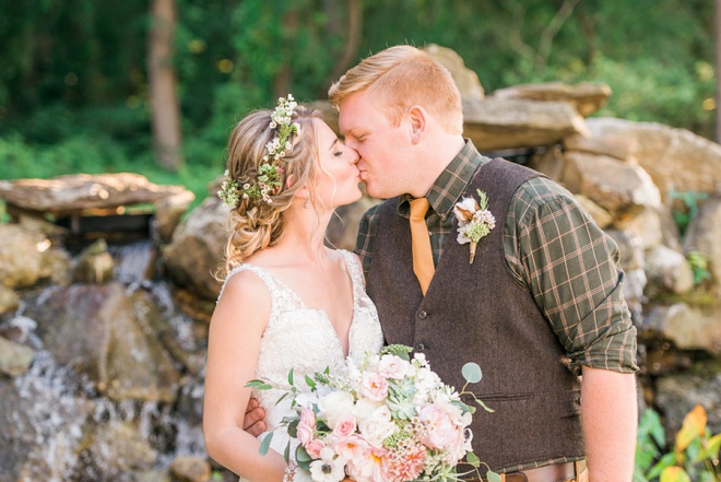 How darling is this gorgeous spring farm DIY wedding!