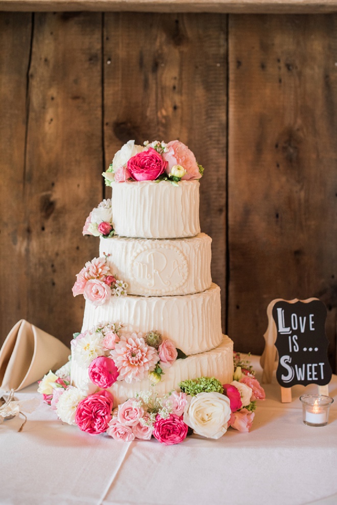 How darling is this gorgeous spring farm DIY wedding!