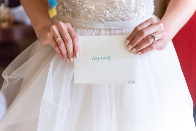 How darling is this wedding day card shot? Swoon!