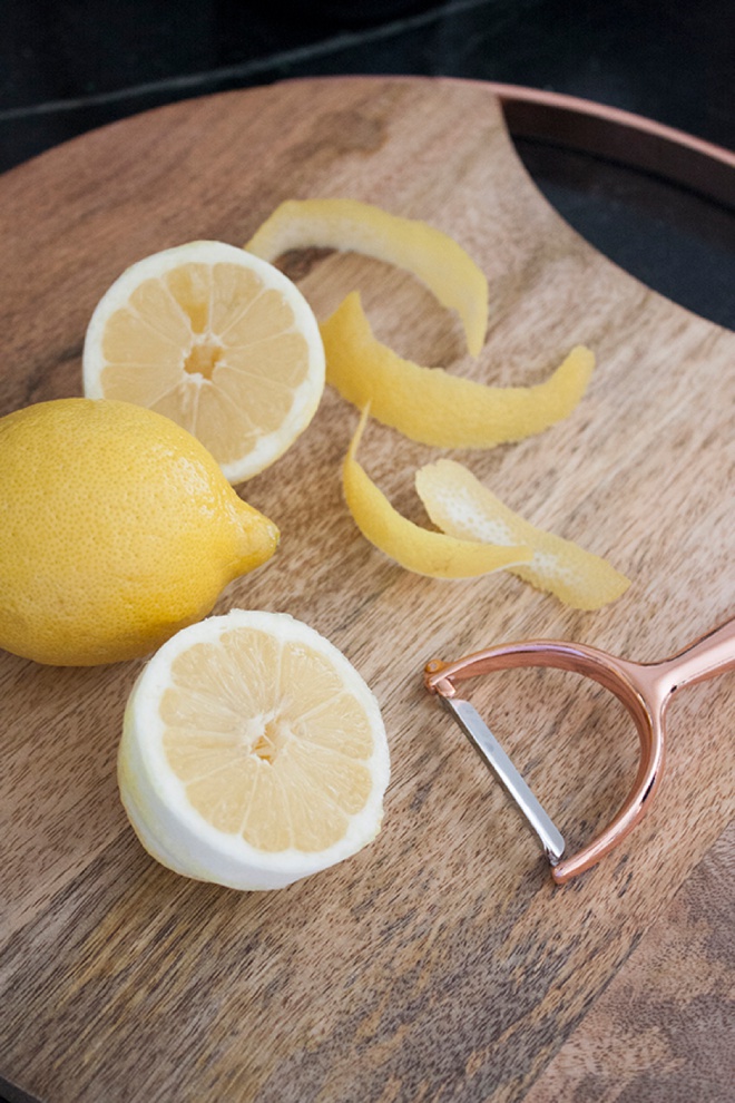 Lemon peel garnish!