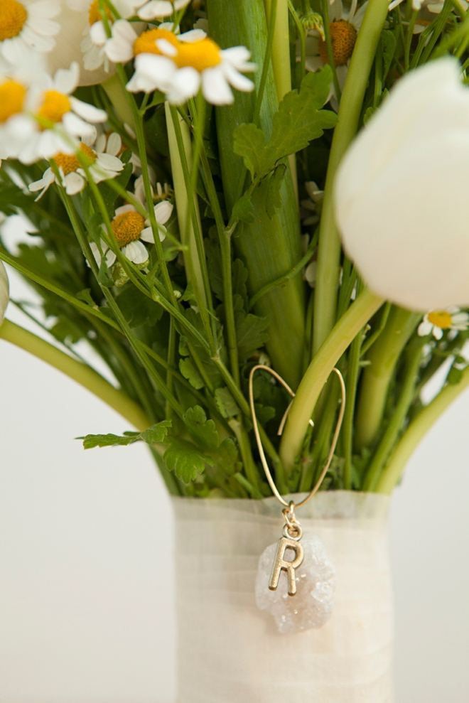 How cute are these DIY bouquet charms, one for each bridesmaid and the bride!