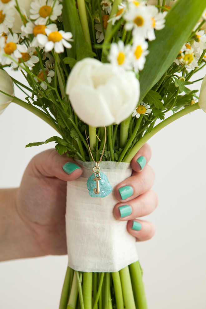 How cute are these DIY bouquet charms, one for each bridesmaid and the bride!