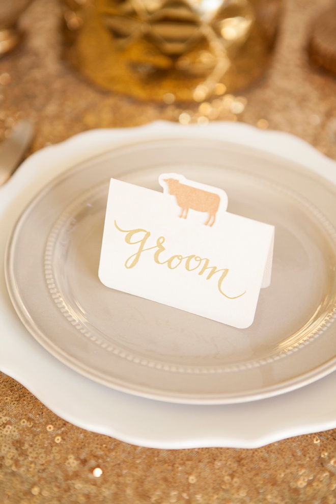 Darling DIY idea for wedding seating cards with each guests choice of entrée!
