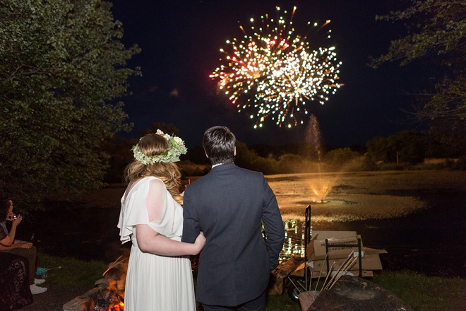 How fun are this couple's firework exit?! Love!