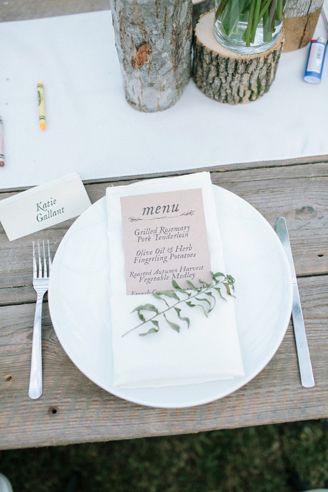 Swooning over these gorgeous menu cards and placesettings!