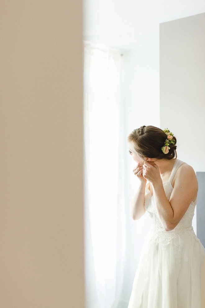 Loving this beautiful Bride's getting ready photos!