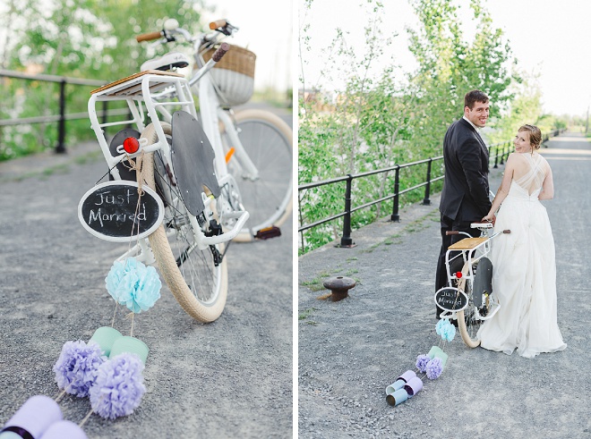 We're swooning over this fun bicycle with 'Just Married' trail!