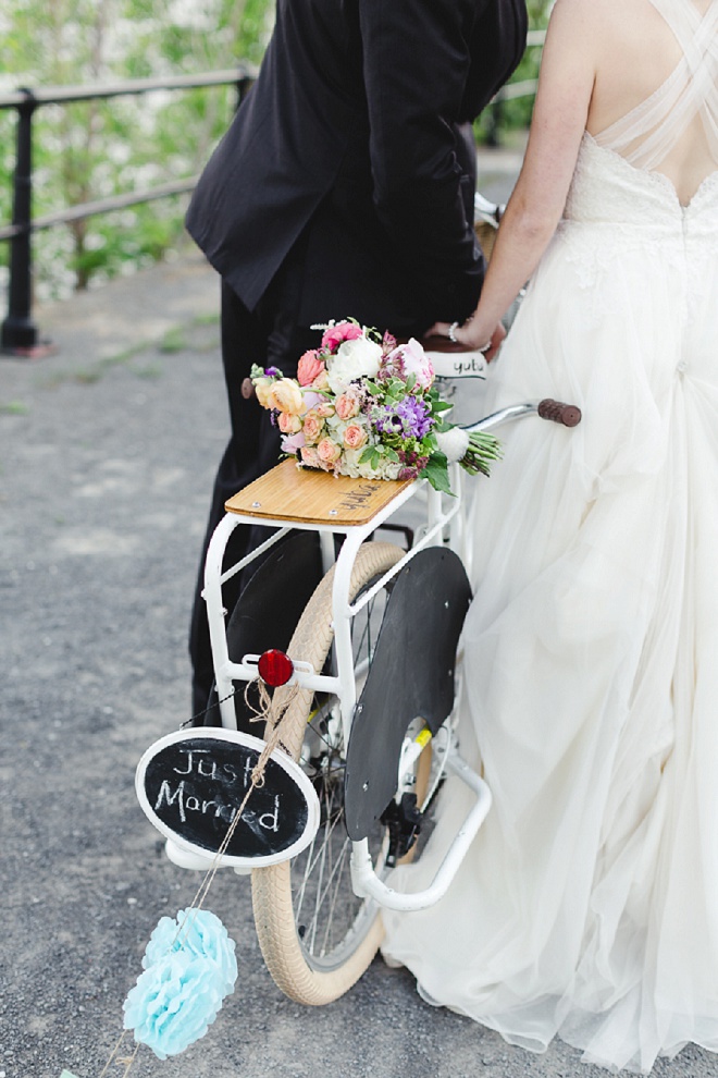 Swooning over these gorgeous and fun bicycle Bride and Groom shots!