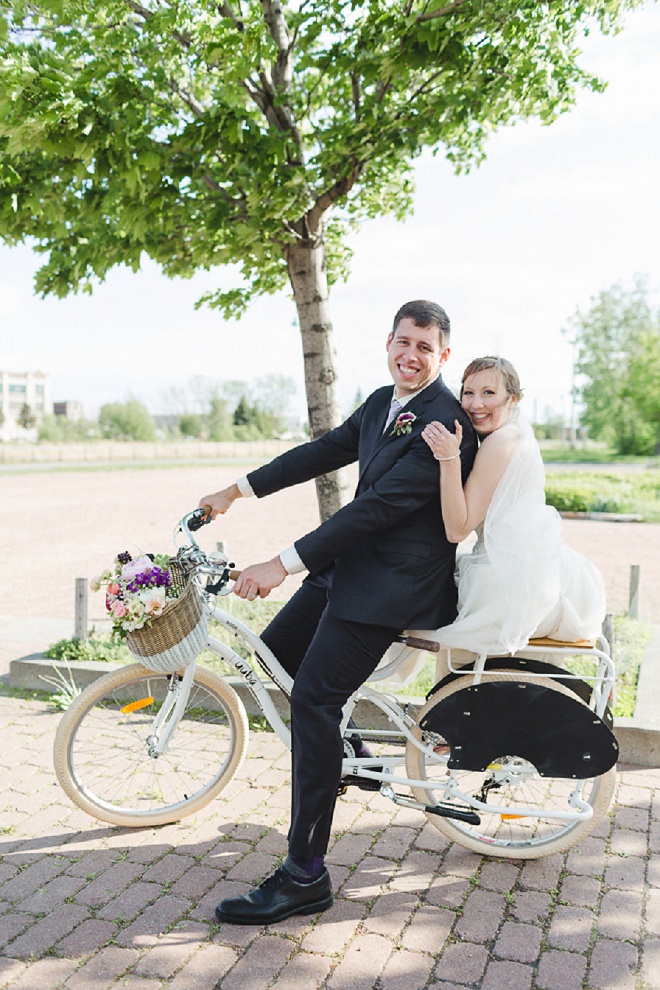 Swooning over these gorgeous and fun bicycle Bride and Groom shots!