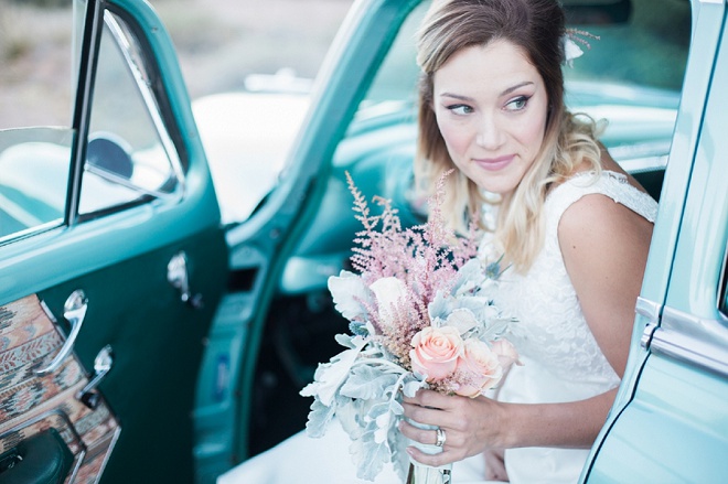 How fun is this retro styled elopement?! Swoon!