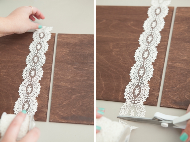 Using ribbon as hinges on these DIY wedding signs is a genius idea!