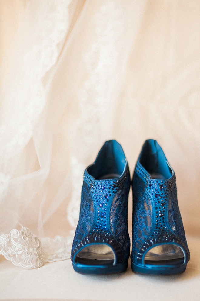 How fun is this Bride's blue wedding shoes?! Love!