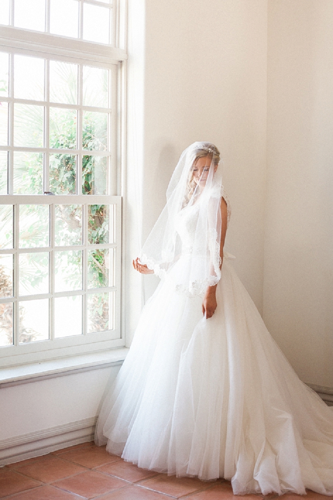 We're loving this gorgeous Bride's wedding style and veil!