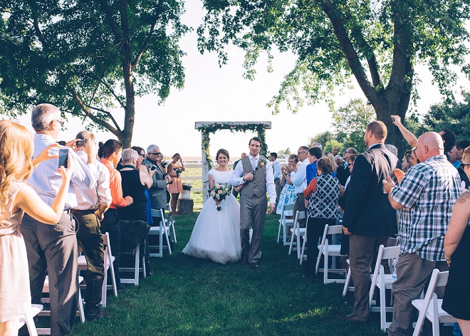 We're swooning over this gorgeous outdoor barn wedding ceremony!