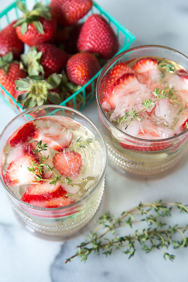Awesome Strawberry Thyme Spritzers Recipe