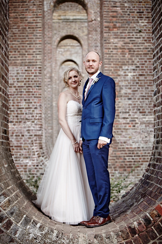 How fun is this gorgeous Bride and Groom portrait at their rock and roll UK wedding?! Loving it!!