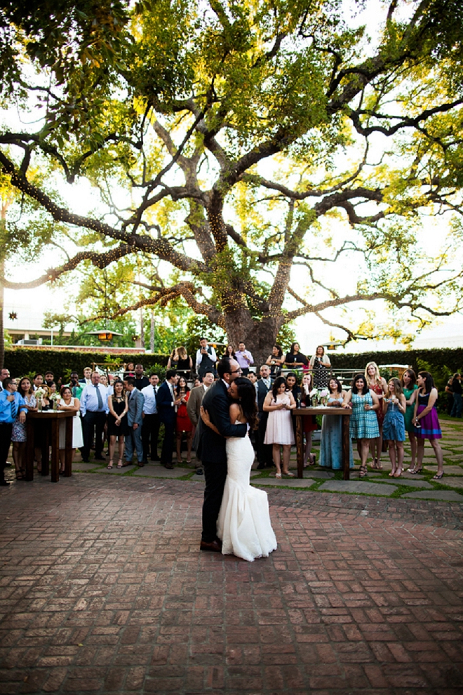 Loving this classic couples first dance at their gorgeous garden reception!