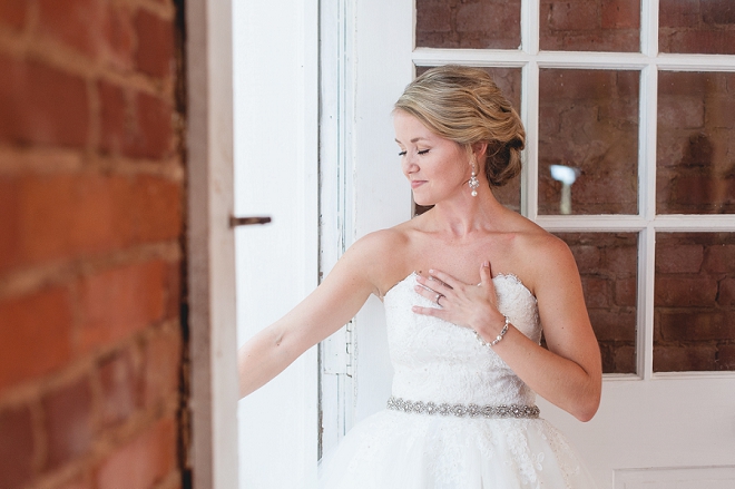 Swooning over this sweet first touch before the ceremony!