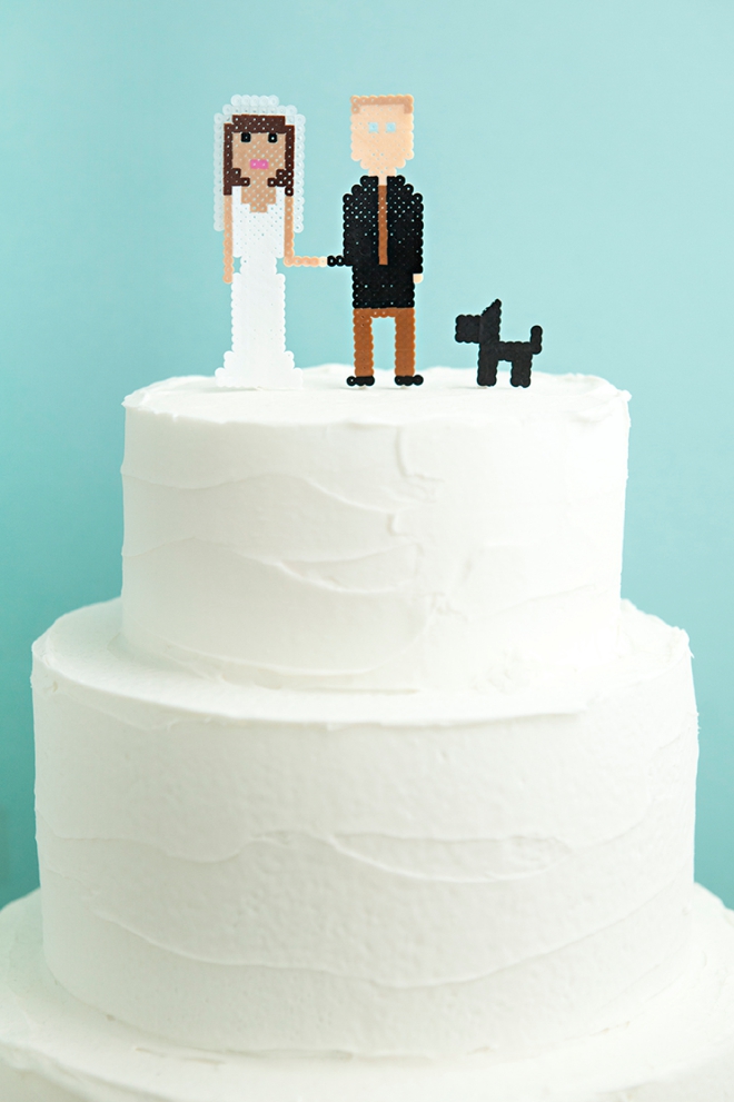 How cute are these mini perler bead wedding cake toppers! So easy to DIY!