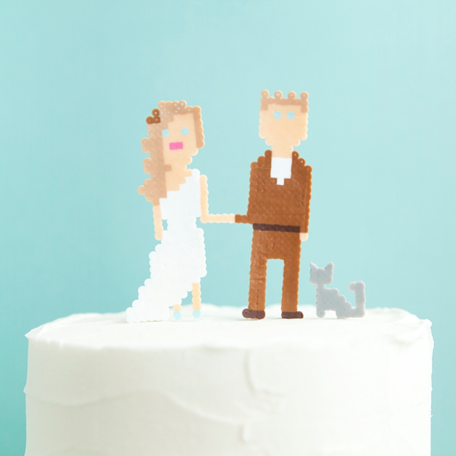 How cute are these mini perler bead wedding cake toppers! So easy to DIY!