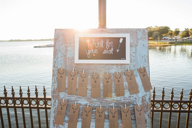 How fun are these hunt themed escort cards at this crafty country wedding?! Love!