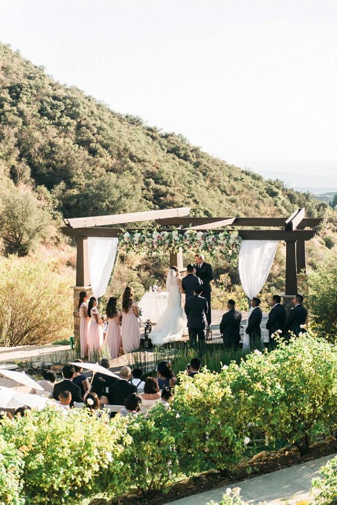 Swooning over this gorgeous California wedding ceremony!