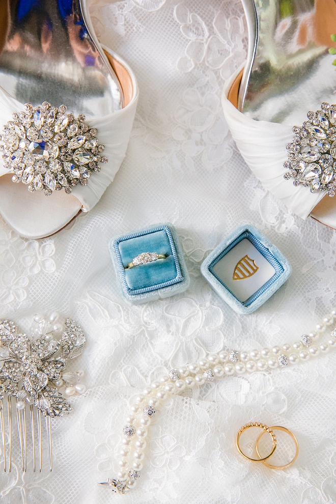 How drop dead gorgeous are these details? We're in LOVE with this Bride's turquoise ring box and more!