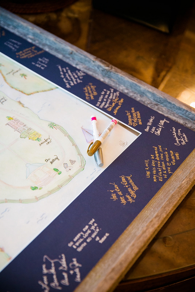 How AMAZING is this handmade guestbook by the Bride?! We're in LOVE!