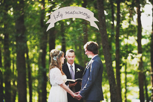 We love this super cute and simplistic forest backdrop and signage!