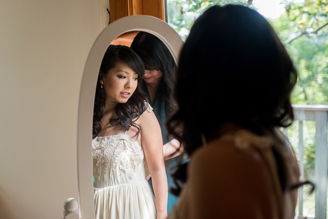 The beautiful Bride getting ready for her big day!