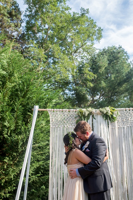 Loving this super sweet first kiss as Mr. and Mrs.!