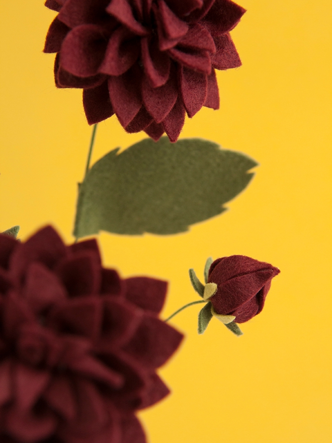 How to make the most gorgeous felt dahlia flowers!