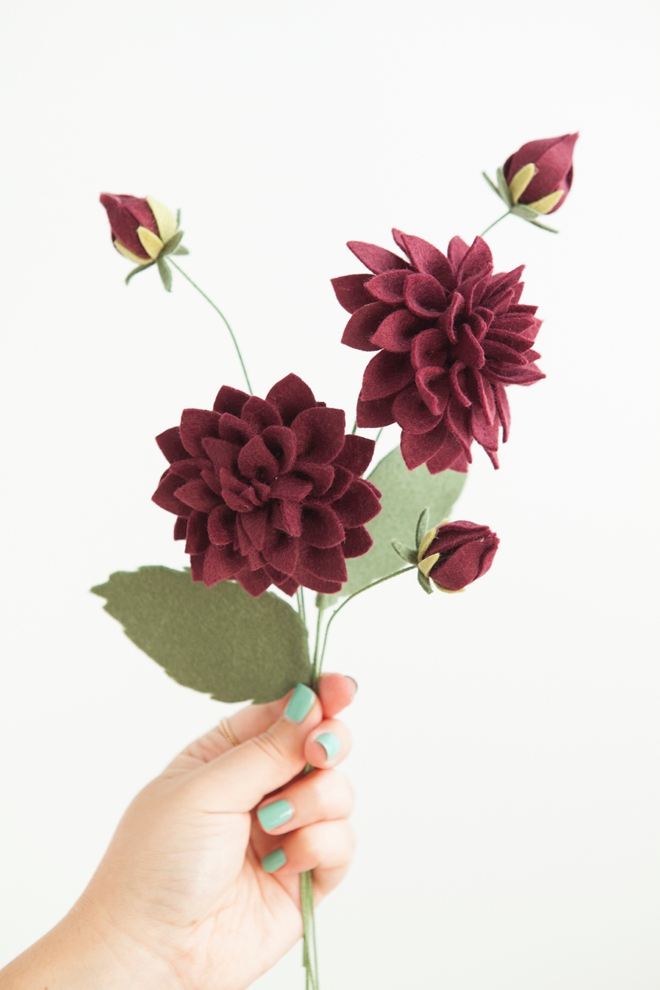How to make the most gorgeous felt dahlia flowers!