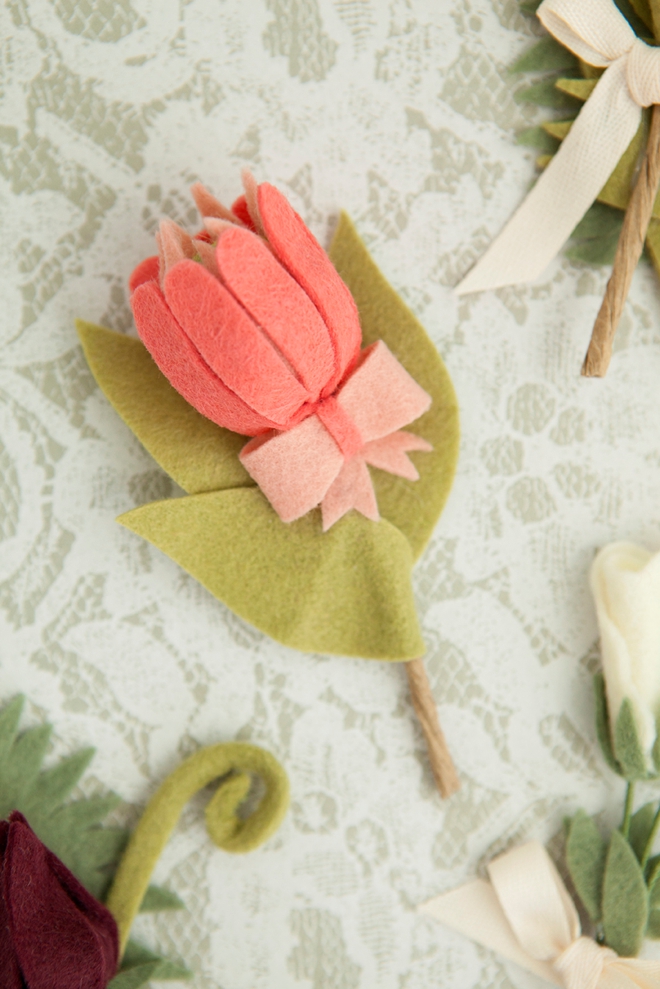 How to make the most darling felt flower boutonnieres!