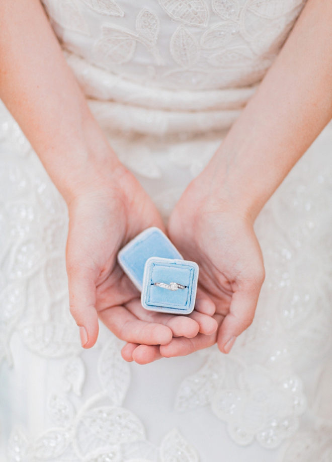We LOVE this gorgeous blue ring box and shot!