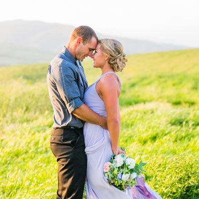 We're swooning over this gorgeous mountainside engagement!