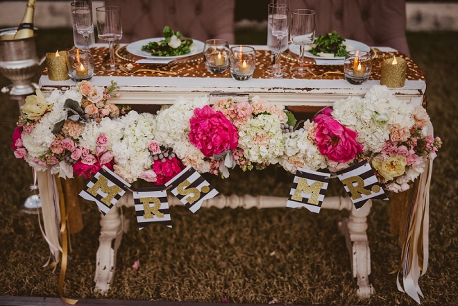 Stunning sweetheart table at this gorgeous Palm Springs wedding!