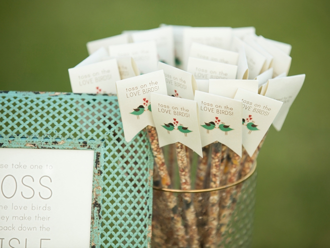 This is the most darling idea for a bird seed toss at your wedding ceremony, with free printables!