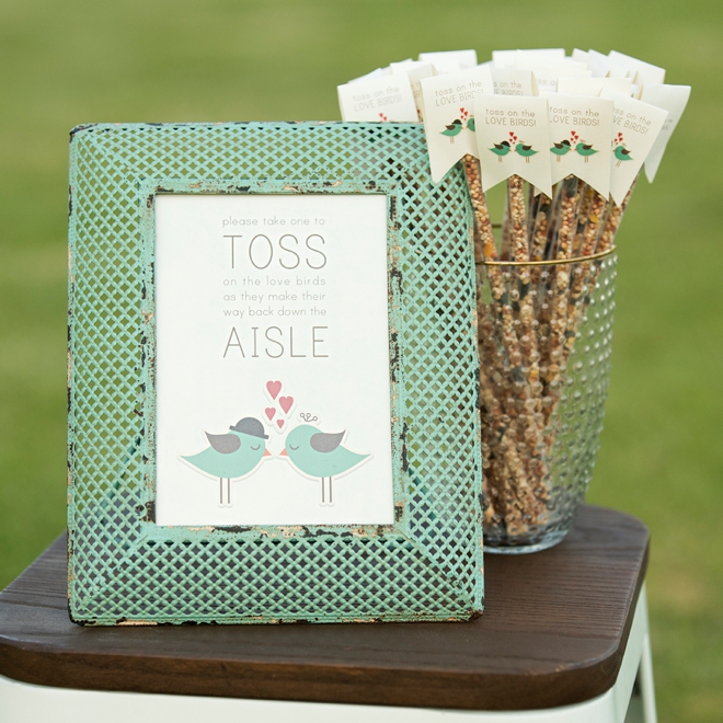 This is the most darling idea for a bird seed toss at your wedding ceremony, with free printables!