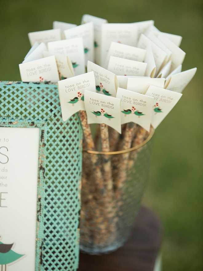 This is the most darling idea for a bird seed toss at your wedding ceremony, with free printables!