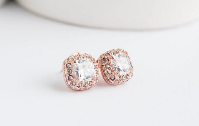 In LOVE with this fab diamond stud earrings!