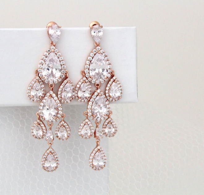 Swooning over these dramatic chandelier earrings!