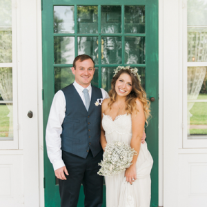 We're in LOVE with this stunning outdoor boho wedding and couple!